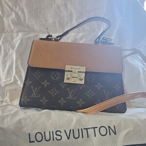 Non-authentic Louis Vuitton Black and Tan Shoulder Bag